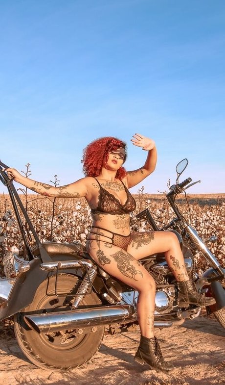 Varias Em Um star naked galleries