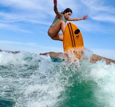 Leticia Bufoni pornographic star pics