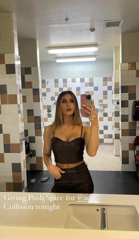 Lexy Nair exclusive star image