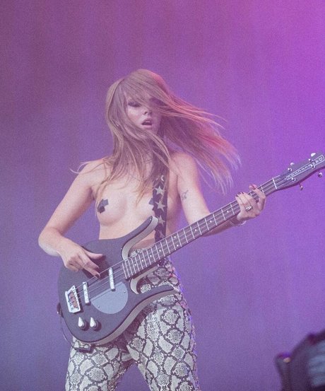 Victoria De Angelis high quality pornstar archive