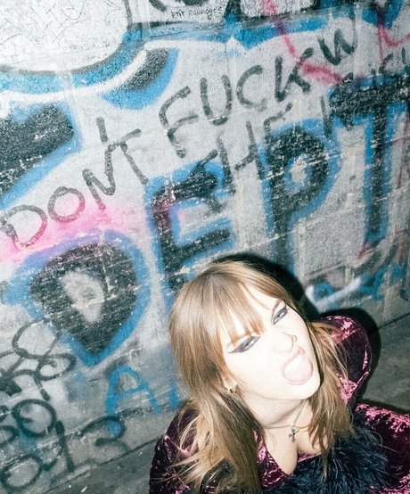 Victoria De Angelis pornstar high quality images