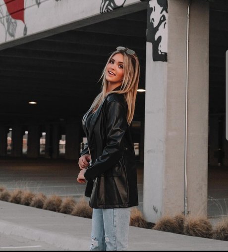 Paigemackenzie art actress pic