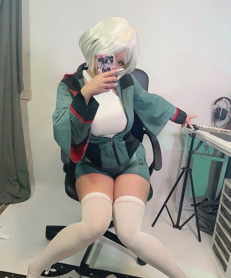 SuperBitchBecky nudes model pics