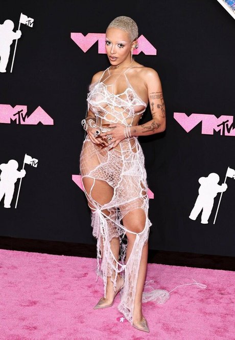 Doja Cat model gallery