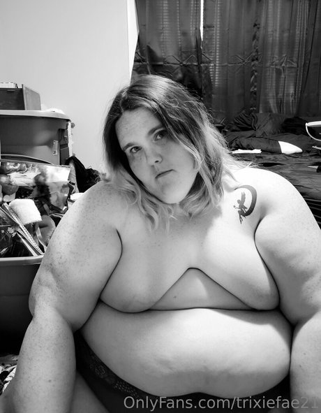 trixiefae21 model porn photo