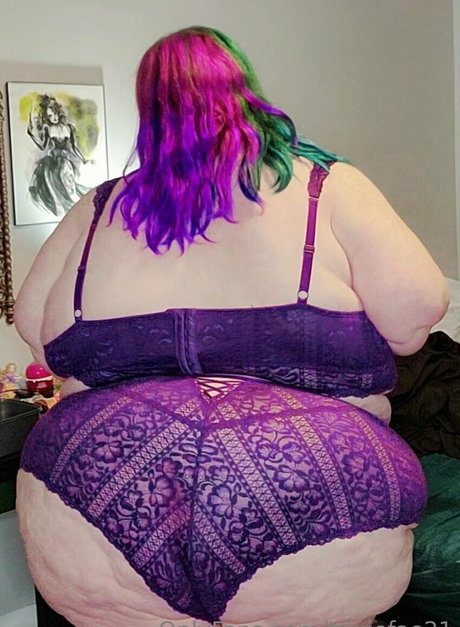 trixiefae21 model erotic photos