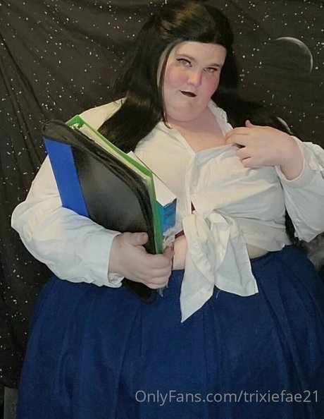 trixiefae21 art model pic