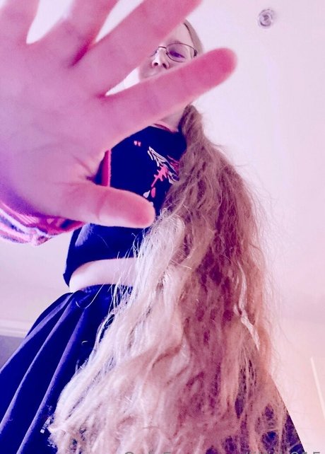 lillith915 erotic model image