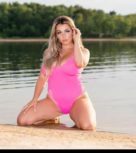 Yazmin Holmes pornstar pretty img