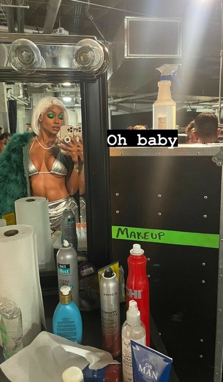 Jade Cargill art model picture