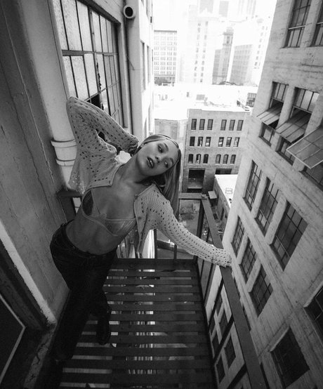 Maddie Ziegler sexy model picture