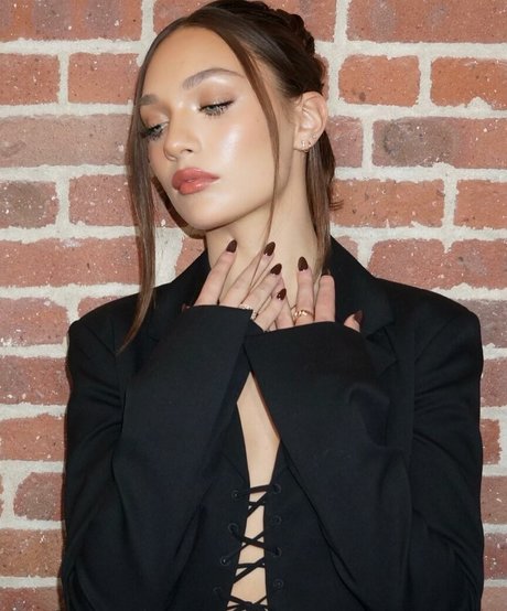 Maddie Ziegler beautiful star pics