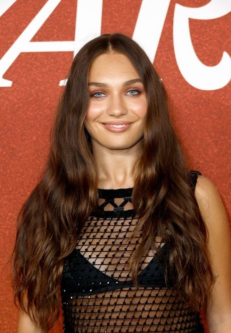 Maddie Ziegler porn model photo