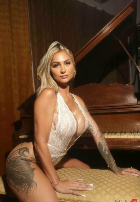 petite feet onlyfans art nude archive