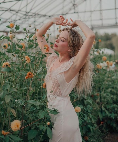 queen astraea pornstar sexy photo