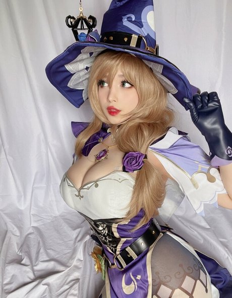 Suakirin Suaki nude star photos