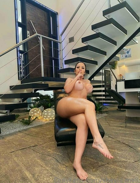 Sheyla Mell model porn gallery