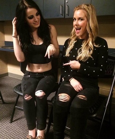 Saraya Bevis erotic model photo