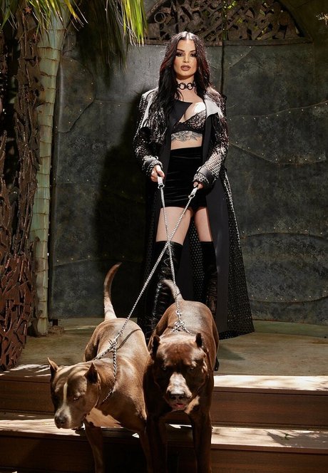 Saraya Bevis pornstar adult images