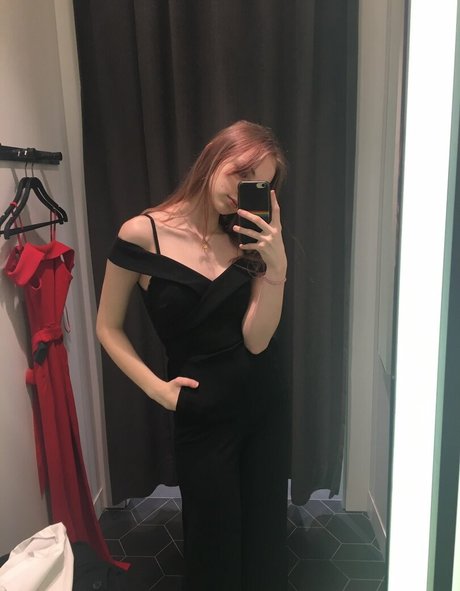 Starishere69 actress pic