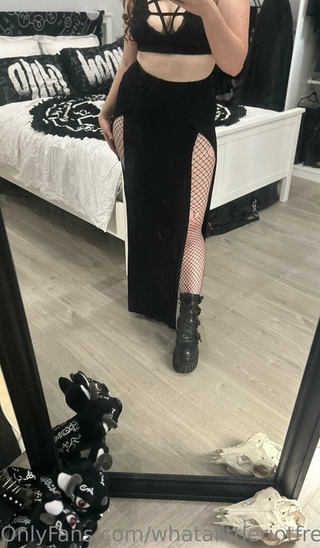 whatalittleriotfree star sexy pic