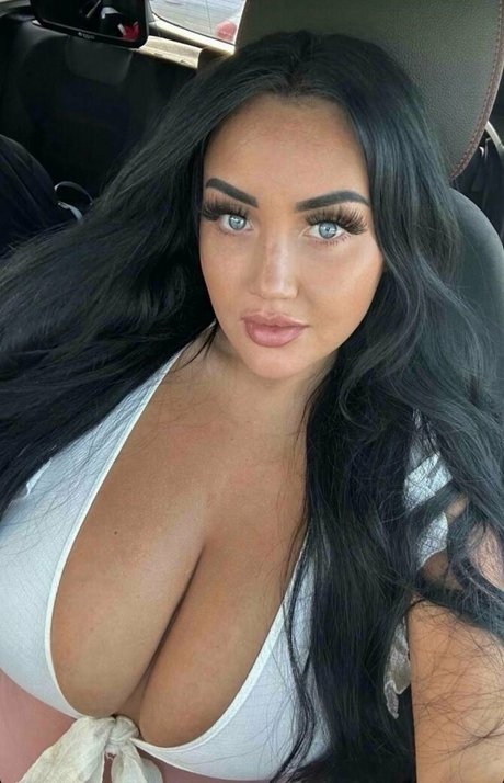 brunettebabiii erotic model img