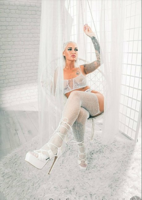 mo vivike pretty star photo