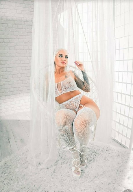 mo vivike high quality actress img