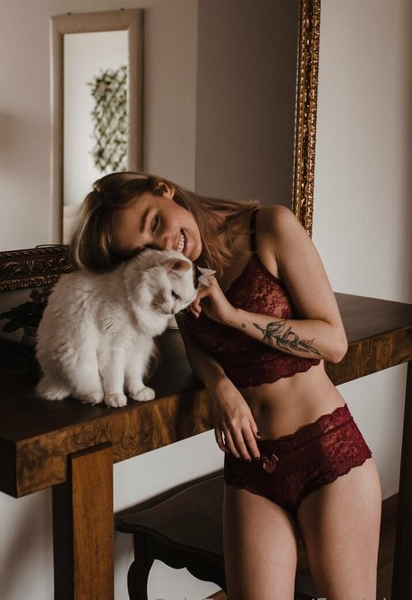 Flavia Sayuri model hot galleries