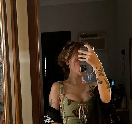 Flavia Sayuri star nudes photos