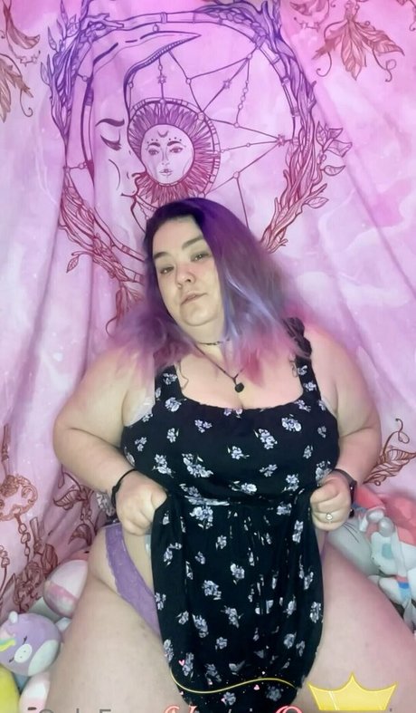 vixenqueenie model high quality photos