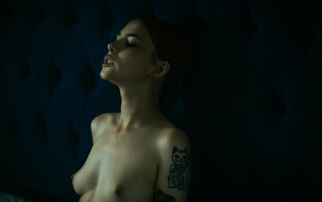 gwenhoney porn model pictures