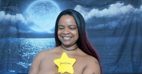 yummybrownfox model adult pics