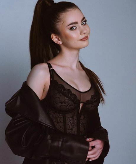 hdsonki hot model pics