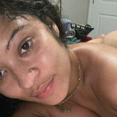 skygoddessdivine hot model pic