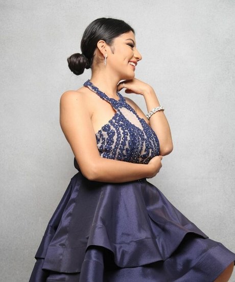 pao bg01 model beautiful picture