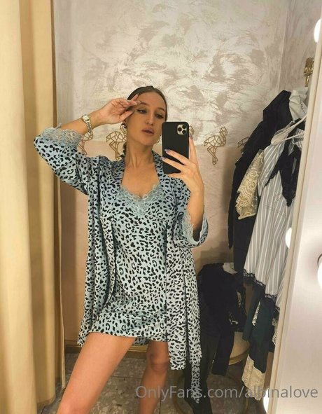 albinalove star hot pictures