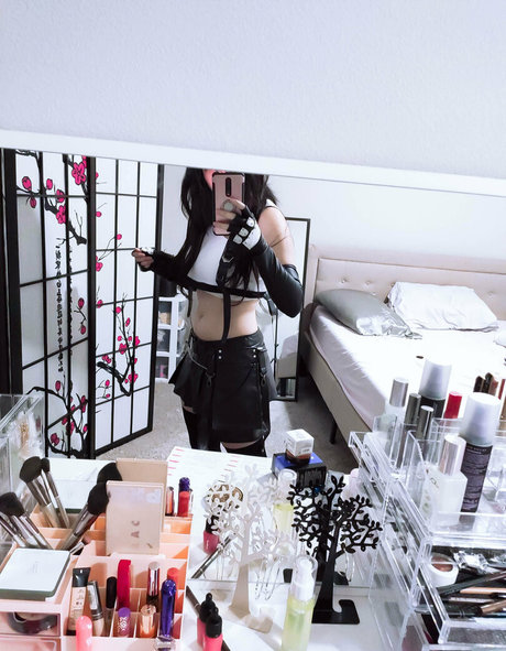 yooniefree erotic model image