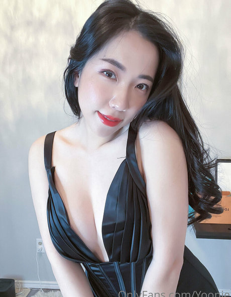 yooniefree pornstar adult picture