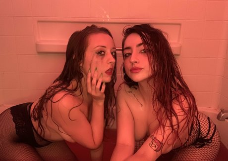 neoma moon nude model photo