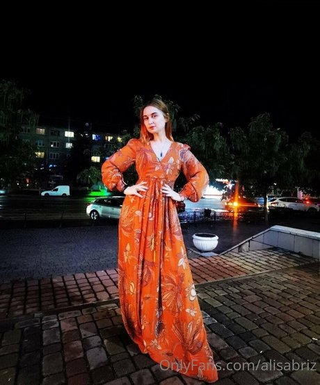 alisabriz model naked pictures