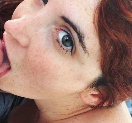 Violette Decembre sex actress pics