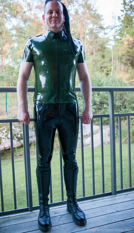 latex alien naked actress pictures