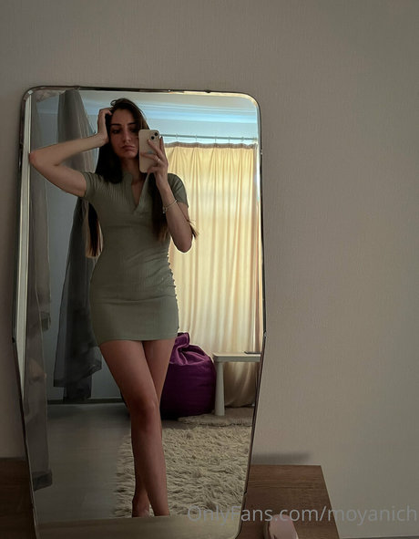 moyanich model nudes pic