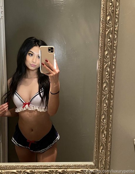 luxurypetite Profile pic