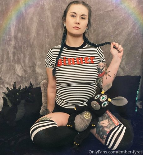 ember fyres hot model photo