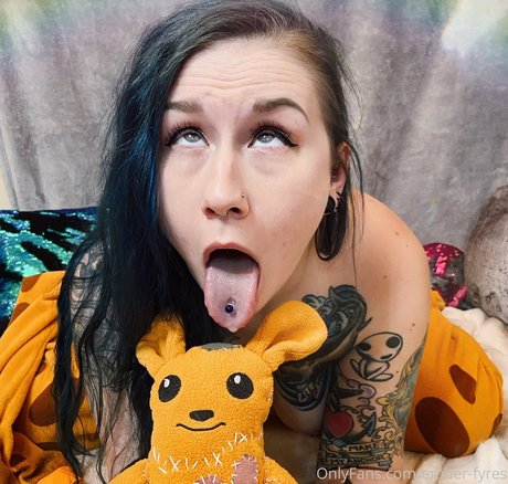 ember fyres pornographic actress pics