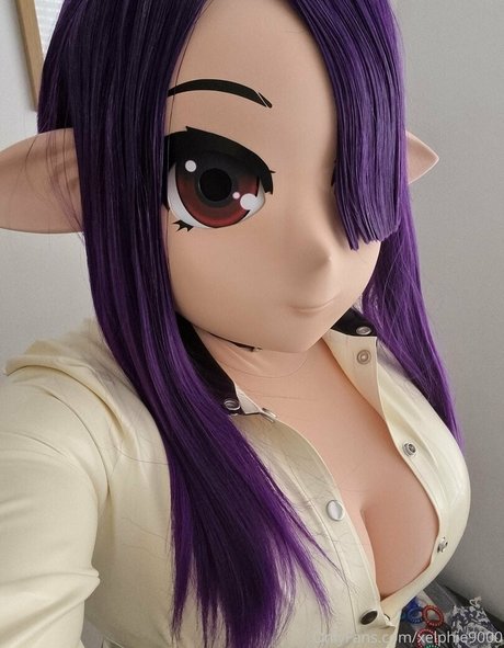 xelphie9000 naked model picture