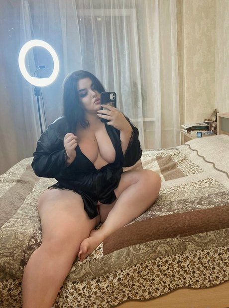 curvyagathafree naked pornstar image