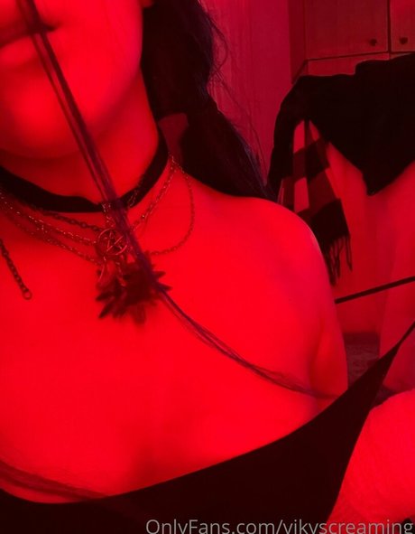 vikyscreaming erotic actress photos